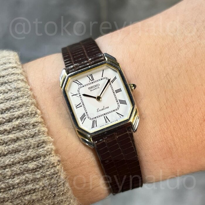 Vintage Chère by Citizen “Mini Baignoire” – Oval Bracelet, Gold Tone, White Dial (LX1811)