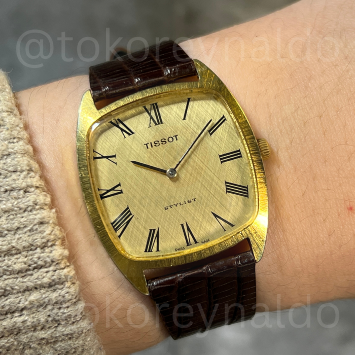JAM TANGAN VINTAGE 1960’s/1970’s TISSOT STYLIST CUSHION GOLD PLATED GOLD TEXTURED LINEN DIAL ROMAN INDEX (LX1946)