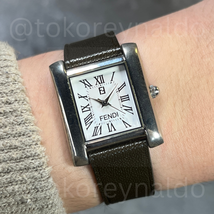 JAM TANGAN VINTAGE FENDI 1D/2577 SQUARE SS TONE WHITE DIAL ROMAN INDEX (LX2189)