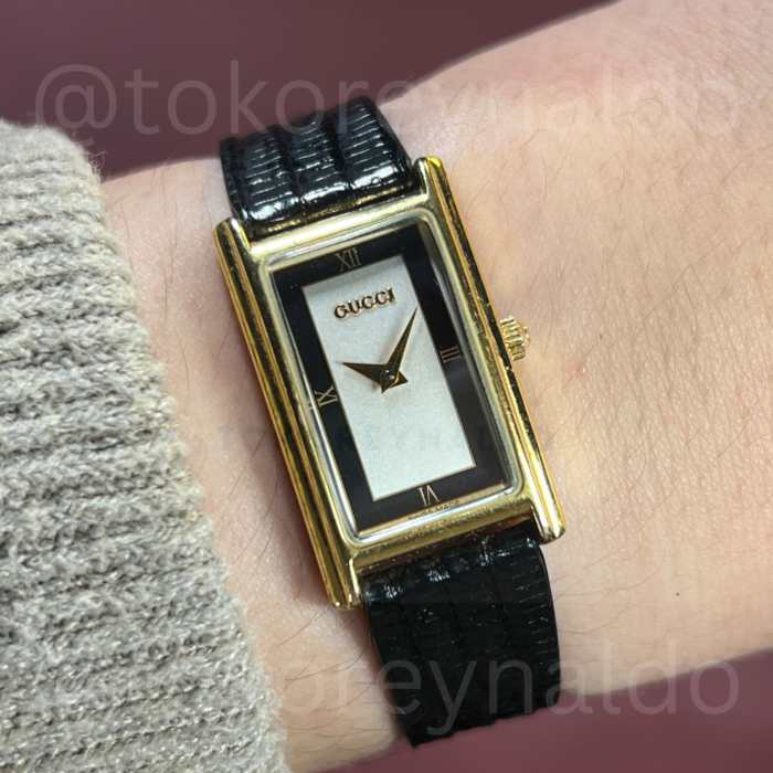 JAM TANGAN VINTAGE GUCCI 2600L RECTANGLE GOLD PLATED TWO TONE WHITE BLACK DIAL ROMAN NUMERALS (LX2599)