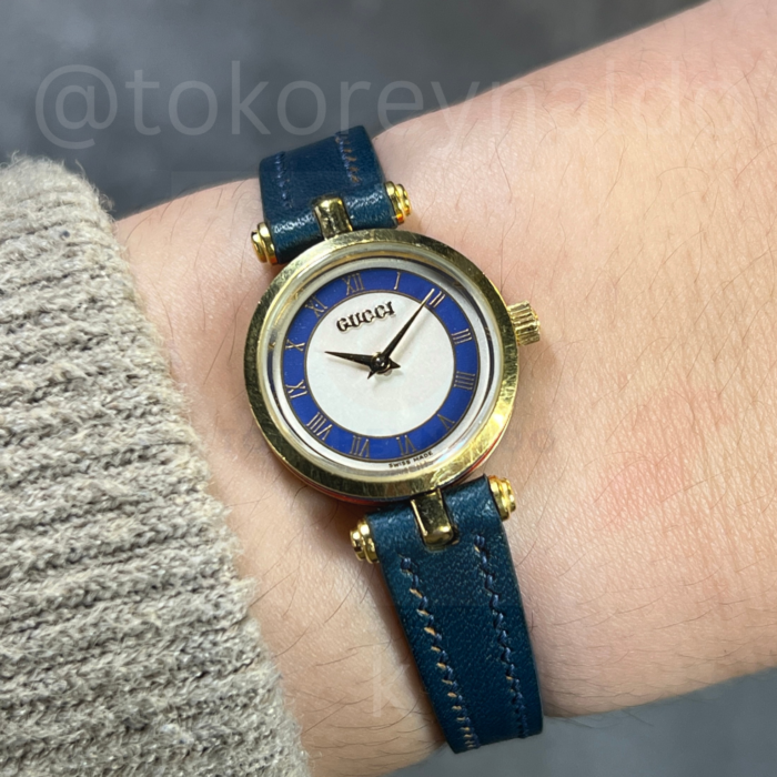 JAM TANGAN VINTAGE GUCCI 2000L SMALL ROUND GOLD PLATED BLUE DIAL ROMAN INDEX  (LX2150)