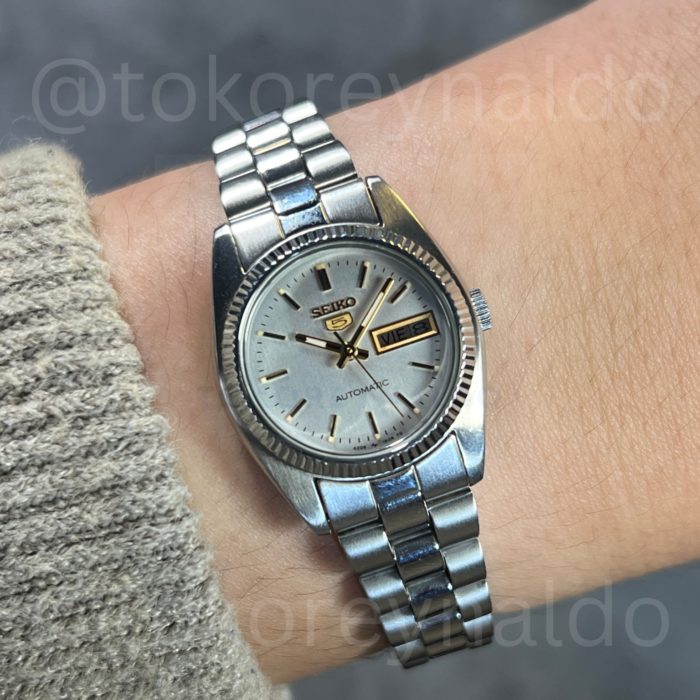JAM TANGAN VINTAGE SEIKO 5 "DATEJUST" 4206-0510 FLUTED BEZEL SS SILVER DIAL (LX2335)
