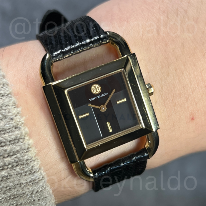 JAM TANGAN T0RY BURCH PHIPPS COLLECTION TBW7202 G0LD TONE BLACK T DIAL (LX2445)