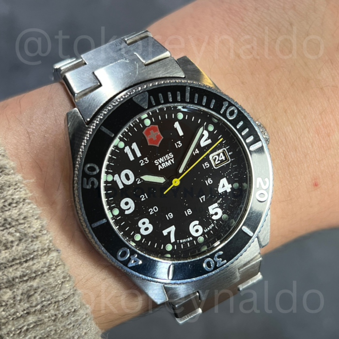JAM TANGAN VINTAGE 90's VICTORINOX SW1SS ARMY LANCER 100 SS BLACK GLITTER PATINA DIAL (LX2550)