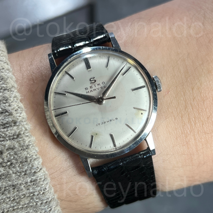 JAM TANGAN VINTAGE SEIKO MARVEL "S MARK" 13067 CASE NO. N79S62 17 JEWELS ROUND OFF-WHITE / SILVER DIAL (LX2060)