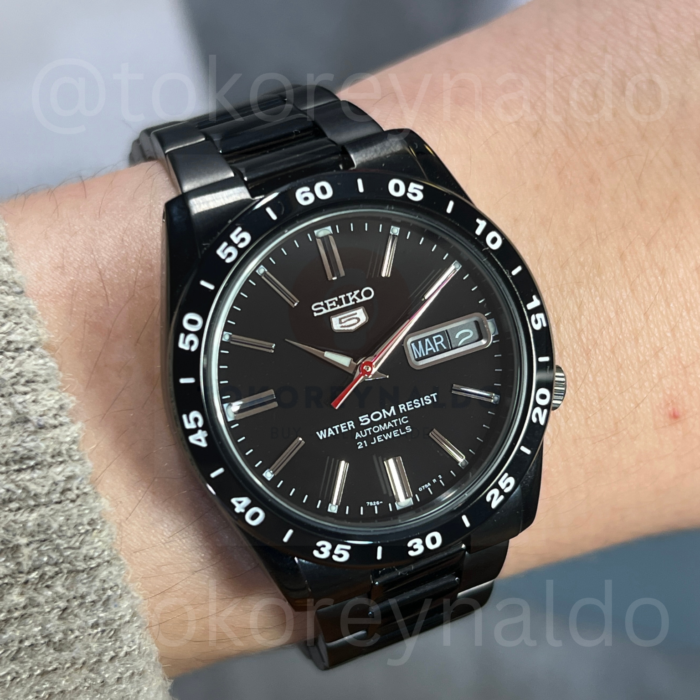 JAM TANGAN SEIKO 5 SNKE063KC "THE DARK KNIGHT" BLACK PVD BLACK DIAL (LX2513)