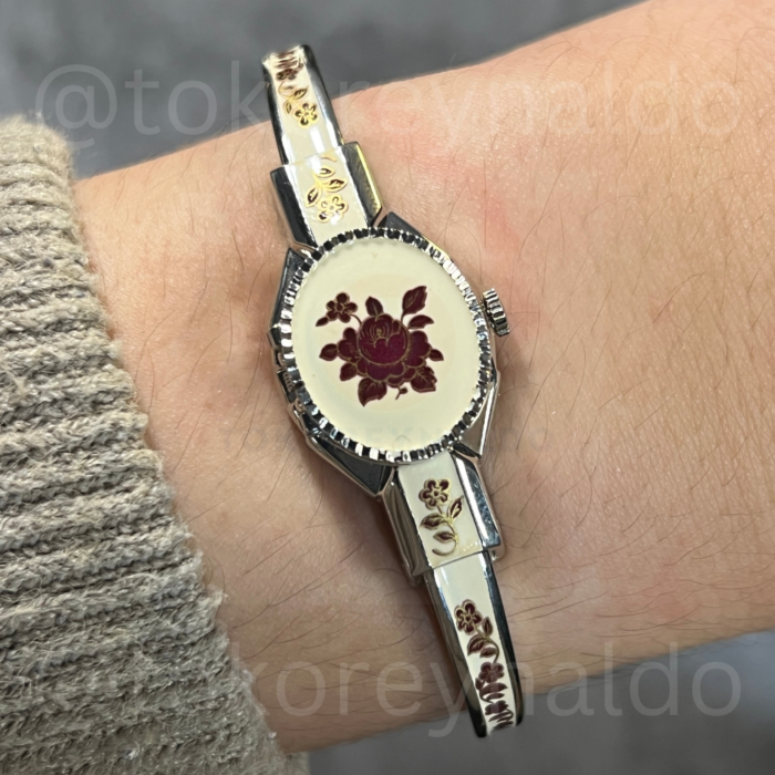 JAM TANGAN ANDRE MOUCHE PEEK-A-BOO IVORY BANGLE SILVER TONE BURGUNDY FLORAL ENAMEL (LX2526)